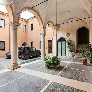 Residenza Palazzo Petrozzani Appartamento